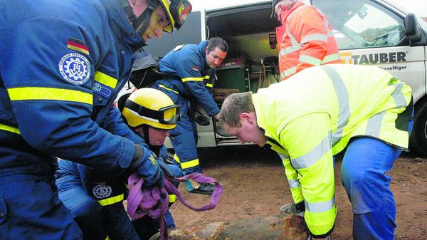 Im Dezember 2011 stießen Bauarbeiter bei Kanalarbeiten in Schweinau im Industriepark der Telekom (am Fuße des Fernmeldeturms) auf einen 70-Kilo-Blindgänger. Es mussten nur 30 Anwohner evakuiert werden, in wenigen Minuten war das Geschoss unschädlich gemacht.