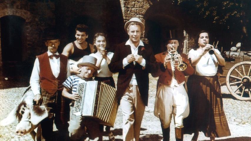 Szene aus "Besuch aus heiterem Himmel" (1958), Johannes Heesters spielte hier den Millionär John Underhover, der mit einer Zirkustruppe durchs Land reist.