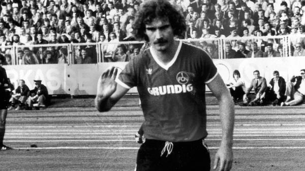 Der vielseitig begabte Horst Weyerich (als Jugendlicher wurde er bayerischer Meister im Handball) schloss sich schon früh dem 1. FC Nürnberg an. 1974 feierte er mit dem Clubnachwuchs den Gewinn der deutschen Meisterschaft. Nach dem Sprung in die erste Mannschaft avancierte der sozial engagierte Weyerich zum Stamm-Libero und absolvierte 132 Erst- und 98 Zweitligapartien für den 1. FCN. Als eine der Hauptfiguren der Spielerrevolte gegen Heinz Höher flog er im Oktober 1984 beim Club raus. Ein halbes Jahr später schloss er sich der Spielvereinigung an, für die er noch zwei Jahre in der Bayernliga kickte, ehe er in Zirndorf seine Karriere ausklingen ließ. Für die Nürnberger Mannschaft von TuS Bar Kochba schnürte Weyerich später noch immer wieder die Fußballstiefel.