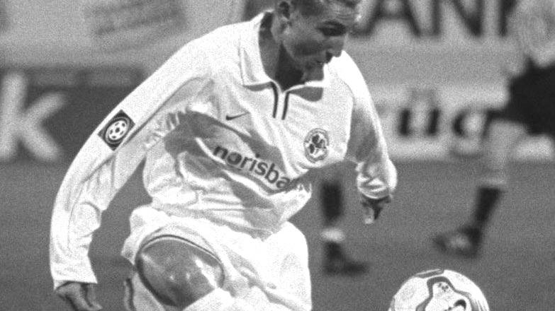 In der Jugend schon einmal beim Club, spielte der gebürtige Forchheimer zunächst für den TSV Vestenbergsgreuth. 1996 buhlten beide fränkischen Rivalen um die Dienste des flinken Flügelspielers, der sich für den 1. FC Nürnberg entschied und an den Valznerweiher zurückkehrte. Als Stammspieler in der Regionalliga-Elf kam Hassa in der Saison 1996/97 auf 31 Einsätze, ehe er sich nach dem Aufstieg vermehrt auf der Ersatzbank wiederfand. Vom Club nicht mehr gebraucht, landete er 1998 schließlich beim Kleeblatt, wo er bis 2002 117 Mal im Unterhaus eingesetzt wurde.