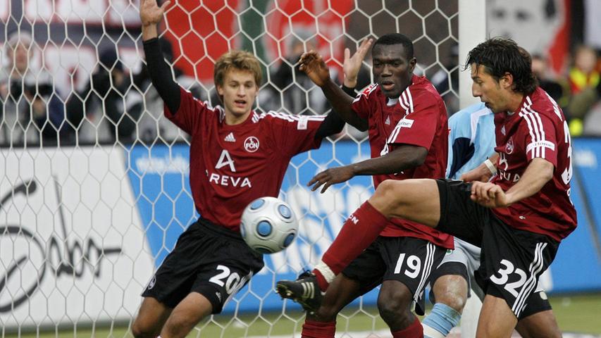 ... Dominic Maroh weiß, wie's funktioniert. Beim letzten Aufeinandertreffen im Nürnberger Stadion gewann der FCN im November 2008 2:1. Torschütze damals: Dominic Maroh. Der Deutsch-Slowene drückte den Ball zum 1:1 über die Linie ...