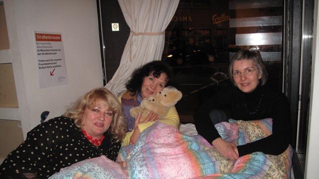 Sabine Arnold, Lina Rau-Petrovskì und Marie Gorelova (von rechts) arbeiten bei der SinN-Stifung. Das ist die Aussiedlerseelsorge der evangelischen Kirche für russischsprachige Zuwanderer. "Wir träumen von Nürnberg als Stadt der Beheimatung."