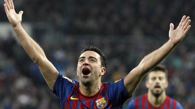 Xavi Hernandez: Weltmeister. Hat mit dem FC Barcelona bloß 3:1 gewonnen in Leverkusen, hihi, haha, der Club 3:0. Schade: Bayer 04 wegen Auswärtstor-Regelung trotzdem weiter.