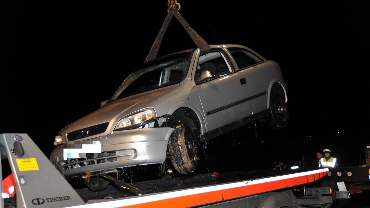 Die Stadt will Entschlossenheit demonstrieren: In den nächsten Tagen werden Autos ohne Kennzeichen abgeschleppt. (Symbolfoto: Abschleppwagen) Die Stadt will Entschlossenheit demonstrieren: In den nächsten Tagen werden Autos ohne Kennzeichen abgeschleppt. (Symbolfoto: Abschleppwagen)