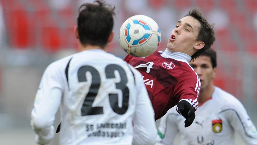 Mittelfeld: Philipp Klement (32) ist ein hoffnungsvoller Youngster, dem man beim 1. FC Nürnberg zutraut, eine Verstärkung für den Profi-Kader zu werden. Zum Spielersteckbrief .
