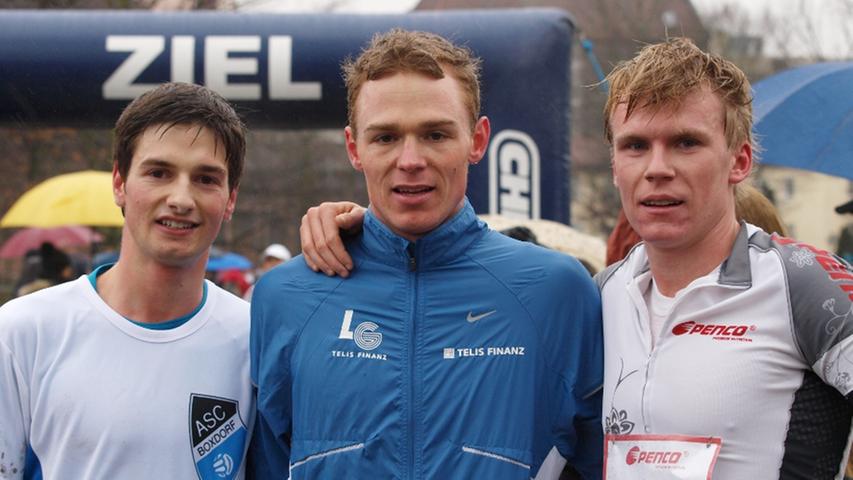 Und das waren die schnellsten drei Läufer des Zehn-Kilometer-Rennens: Sebastian Reinwand (Mitte) lief mit einer Zeit von 31 Minuten und 47 Sekunden als Erster ins Ziel. Ihm folgten Konstantin Wedel (links) und Hans Daugaard Nillson (rechts).