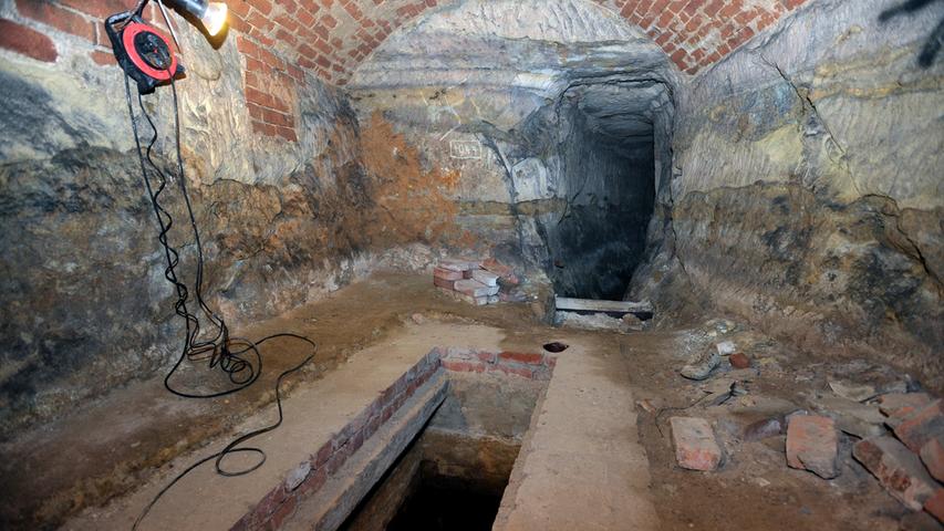 Wenn bei Luftangriffen Gas-, Wasser- oder Stromleitungen beschädigt wurden, wurde das Tunnel- und Bunkernetz verwendet, um Reparaturen zu koordinieren.