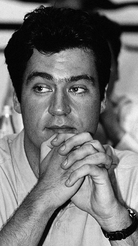 Der junge Markus Söder, gebürtiger Nürnberger, ist seit 2018 Ministerpräsident von Bayern. Die politische Bühne betritt er schon früh, seit 1983 ist er CSU-Mitglied.