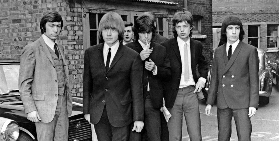 Die adrett gekleideten Rolling Stones zu Beginn ihrer unglaublichen Karriere: Charlie Watts, der früh verstorbene Brian Jones, Keith Richards, Mick Jagger und Bill Wyman 1965 in London (von links).