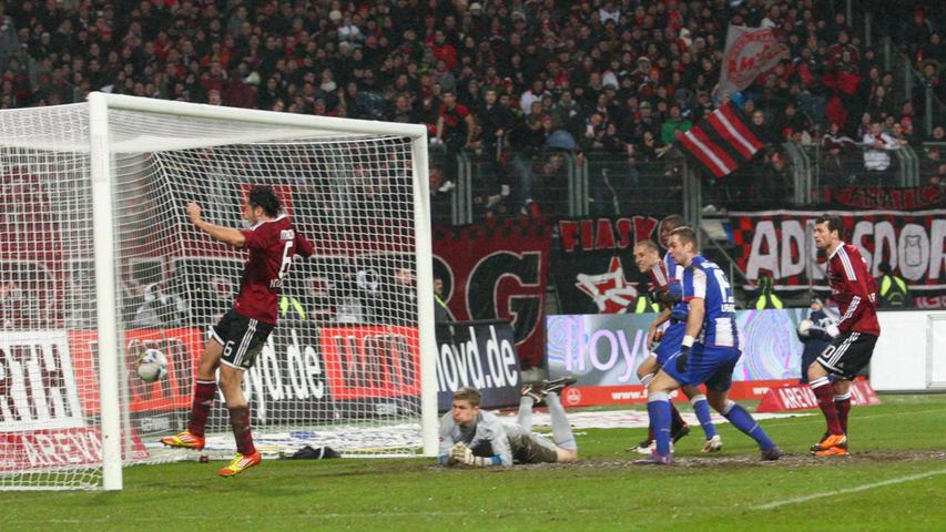 Der Rückrundenauftakt gegen die Hertha war gleichbedeutend mit dem 1000. Bundesliga-Spiel des FCN. Nach Nürnbergs Führung kurz vor der Pause sorgte der aufgerückte Dominic Maroh, der Hlouseks Freistoßflanke veredelte, dafür, dass der Club das Jubiläumsspiel siegreich gestaltete.