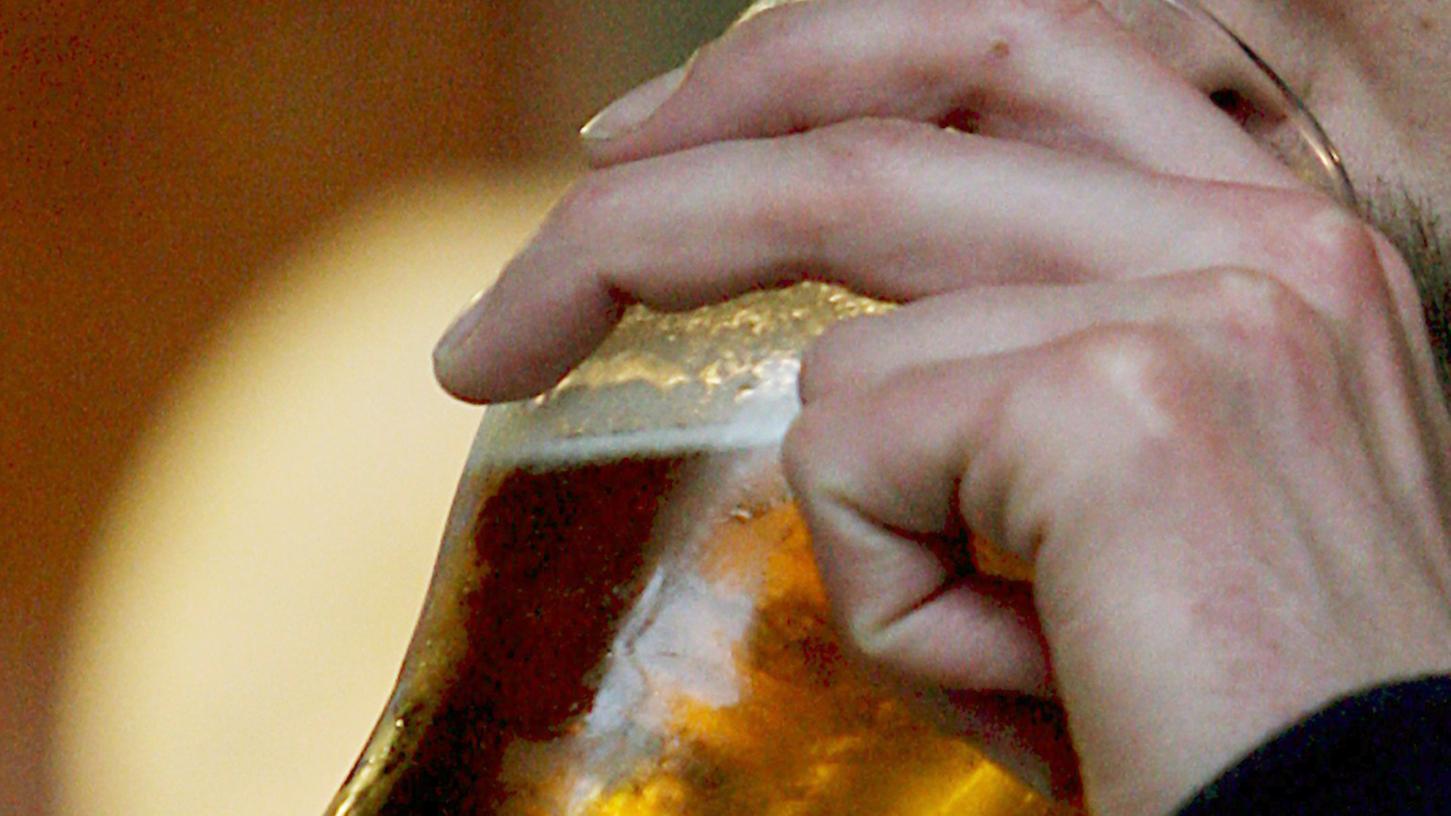 Verunreinigtes Bier in Franken beschäftigt die Behörden. Verunreinigtes Bier in Franken beschäftigt die Behörden.