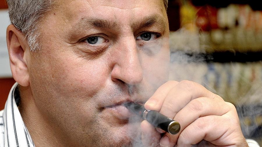 Wenn Raucher Tee statt Tabak inhalieren Wenn Raucher Tee statt Tabak inhalieren