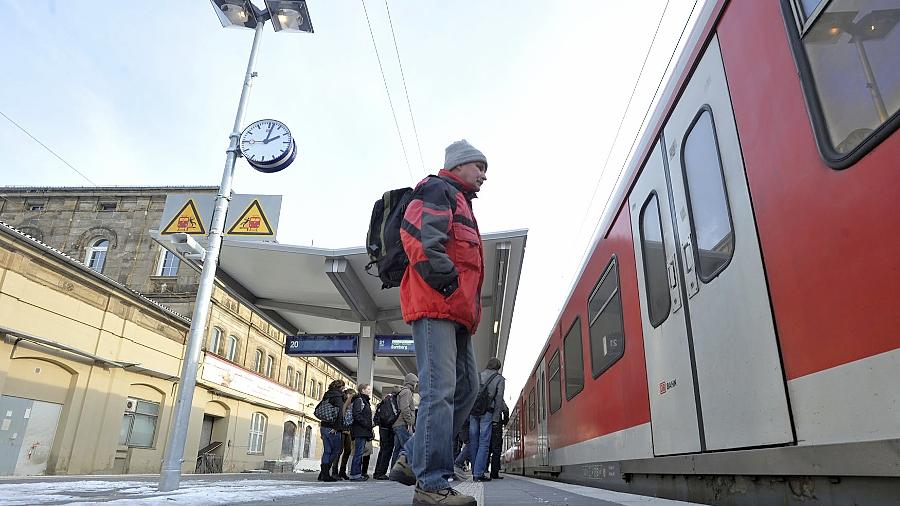 Minister verspricht WC für den Bahnhof