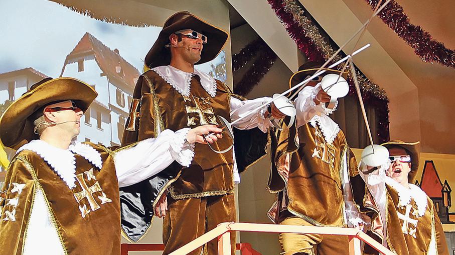 Waren alles andere als „spießig“: Markus Bartel, Jürgen Scheuer, Thomas Stechhammer und Mike Moosrainer als „Musketiere“. Waren alles andere als „spießig“: Markus Bartel, Jürgen Scheuer, Thomas Stechhammer und Mike Moosrainer als „Musketiere“.