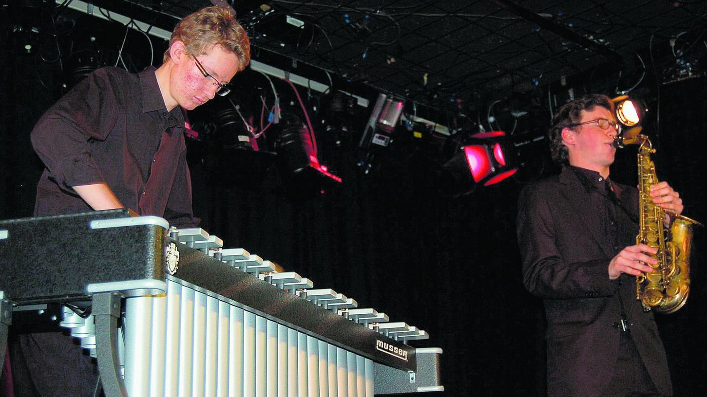 Intensiv und ausdrucksstark am Vibraphon (Felix Prihoda) und am Saxofon (Julian Schunter). Intensiv und ausdrucksstark am Vibraphon (Felix Prihoda) und am Saxofon (Julian Schunter).