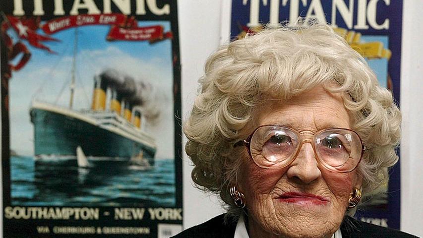 Elizabeth Gladys "Millvina" Dean, geboren am 2. Februar 1912, erlebte den Untergang der Titanic als Säugling. Mit nur zehn Wochen war sie der jüngste Passagier des Schiffes. Ihre Eltern Bertram Frank Dean und Georgette Eva Light Dean wollten von England nach Kansas auswandern. Ihre Mutter überlebte die Katastrophe, ihr Vater nicht.