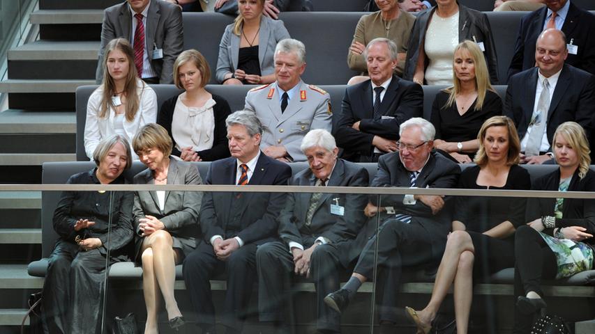 Knapp zwei Jahre zuvor war Joachim Gauck schon einmal als Staatsoberhaupt gehandelt worden. Doch am Ende gewann Christian Wulff die Bundespräsidentenwahl im dritten Wahlgang.