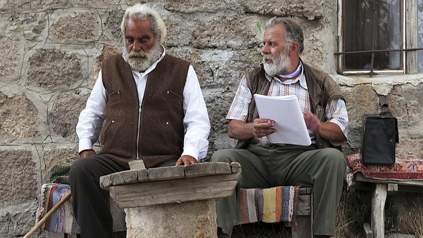 In "Mar" versuchen drei türkische Männer, die am Rand der Gesellschaft leben, am Dasein festzuhalten. In dieser Lage einen Lebenssinn zu finden, fällt schwer. Wie viele der Filme im Festival-Programm läuft "Mar" im Original mit Untertiteln.