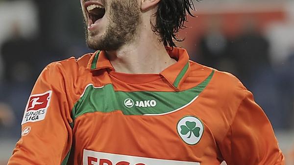 Gleich in seiner ersten Saison beim Kleeblatt konnte Robert Zillner den Aufstieg in die Bundesliga feiern und durfte mit den Weiß-Grünen den Weg ins deutsche Fußball-Oberhaus gehen. Auch nach dem direkten Wiederabstieg blieb er den Fürthern treu, verließ den Verein aber im Jahr 2014 und wechselte zum SV Sandhausen. Der in der Dreiflüssestadt Passau geborene Mittelfeldspieler beendete 2019 beim bayerischen Landesligisten FC Sturm Hauzenberg seine Karriere, bei dem er mit seinem Bruder Maximilian zusammen spielte.