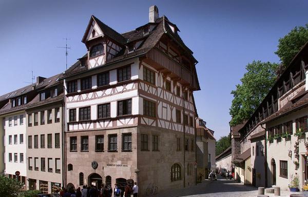 Dürers Gesamtwerk soll in einer digitalen Installation lebendig werden. Für das Dürerhaus wird zudem eine Audioinstallation erarbeitet.