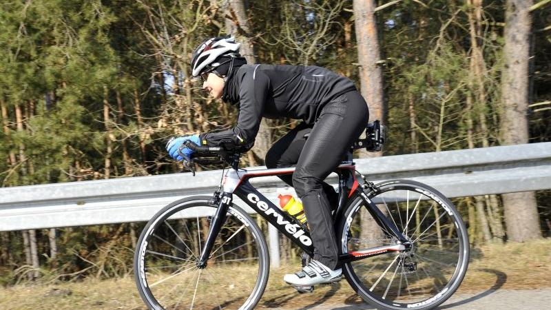 Fritz Burchstaller aus Hilpoltstein, Triathlet mit eigenem Radsportgeschäft, half Katja bei der Auswahl des richtigen Gefährts.