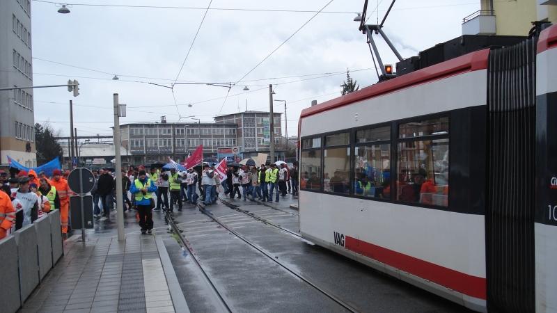 Angestellte des öffentlichen Dienstes streiken in Nürnberg und Fürth