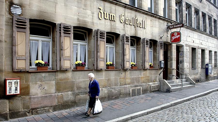 Der „Gaulstall“ in der Blumenstraße: Viel Aufhebens um die Besonderheit der Wirtschaft, über der Jakob Wassermann als Junge gewohnt hat, wurde nie gemacht. Der „Gaulstall“ in der Blumenstraße: Viel Aufhebens um die Besonderheit der Wirtschaft, über der Jakob Wassermann als Junge gewohnt hat, wurde nie gemacht.