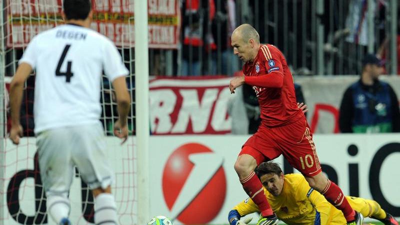 7:0 hieß es am Ende, Arjen Robben setzte in der 81. Minute mit seinem Tor den Schlusspunkt unter eine atemberaubende Leistung der Münchner gegen völlig überforderte Baseler. Der Traum vom Münchner Finale war wieder lebendig.