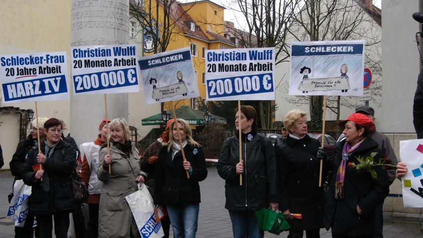 Nürnberg: Schlecker-Angestellte gehen auf die Straße