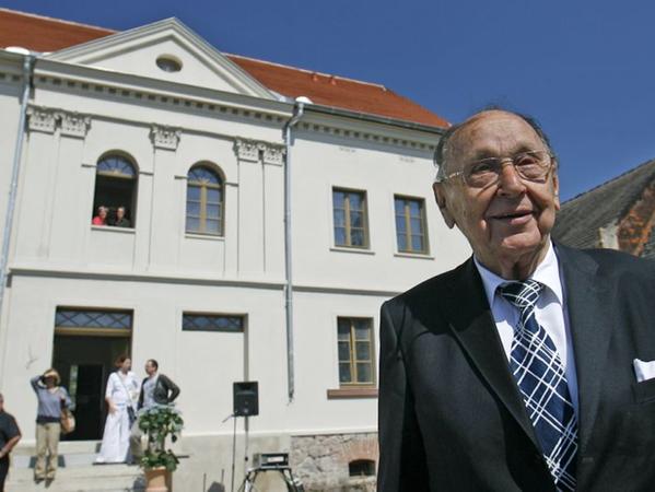 Genscher Am Herz Operiert Schlagzeilen Nordbayern De