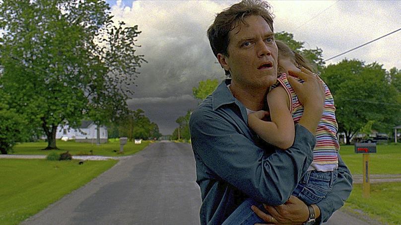Ein Sturm zieht auf: Curtis (Michael Shannon) und seine Tochter Hannah (Tova Stewart). Ein Sturm zieht auf: Curtis (Michael Shannon) und seine Tochter Hannah (Tova Stewart).