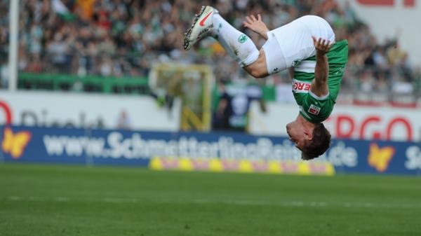 Heinrich Schmidtgal trug von 2011 bis 2013 das Trikot der Spielvereinigung und hat in der Aufstiegssaison in 33 Spielen mitgewirkt sowie fünf Pokal-Partien bestritten. Im Bundesliga-Jahr stand er 18 Mal auf dem Platz. Der kasachisch-deutsche Abwehrspieler hat mittlerweile mit Fußball nichts mehr am Hut, wie RevierSport im vergangenen Jahr berichtete. Schmidtgal ist nun im Immobilienmanagement tätig. Grund für den Abschied vom Fußball war unter anderem ein kaputtes Knie mit zwei Knorpelschäden.
