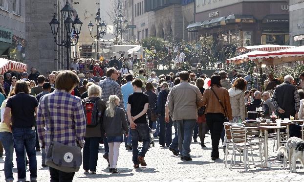 Verkaufsoffene Sonntage sind Shopping-Magneten - in Nürnberg wird es davon allerdings schon bald weniger geben.