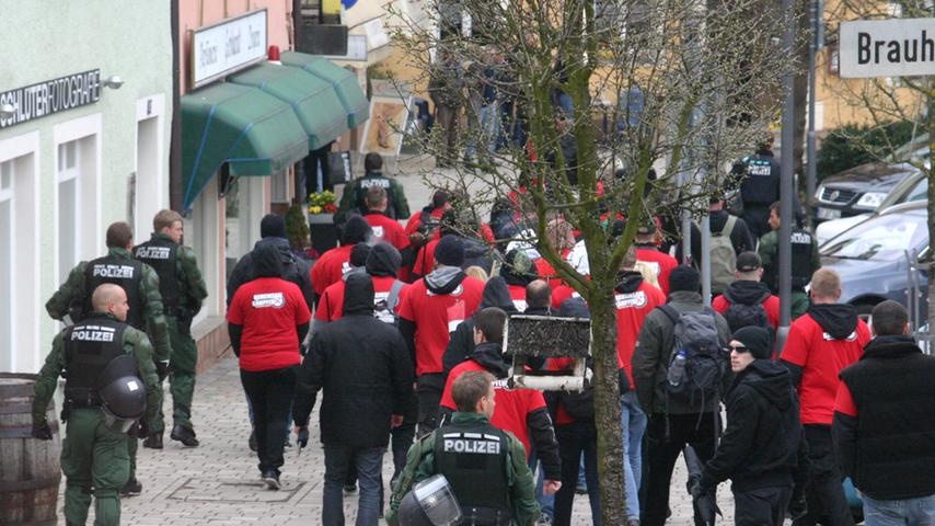 Pegnitz: Großes Polizeiaufgebot bei Neonazi-Treffen