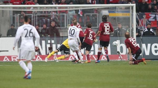 Ende März 2012 machte Dominic Marohs kapitaler Ballverlust gepaart mit Arjen Robbens Handlungsschnelligkeit beim 0:1 den Unterschied. Bis zur 69. Minute hatte der Club auf eigenem Feld dem spielbestimmenden, aber pomadig auftretenden FCB allerdings kaum Torgelegenheiten gestattet.