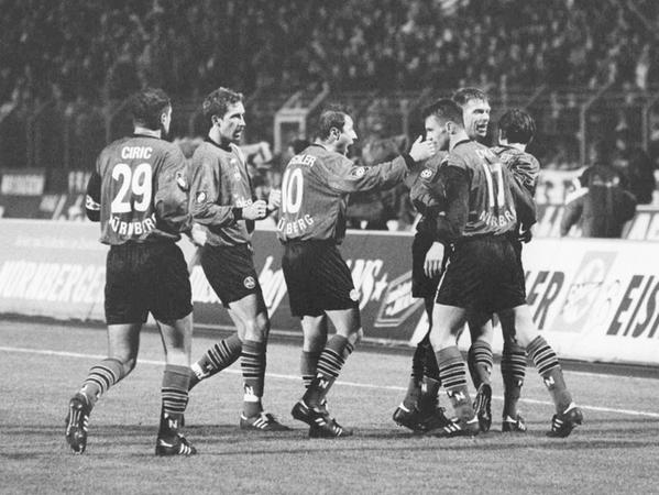 Pavel Kuka, der sich zur Freude seiner Nürnberger Spielkameraden 1999 gegen den FC Schalke 04 als Doppelpacker betätigte, lobt den besten Club-Torschützen der zurückliegenden Bundesliga-Spielzeit.