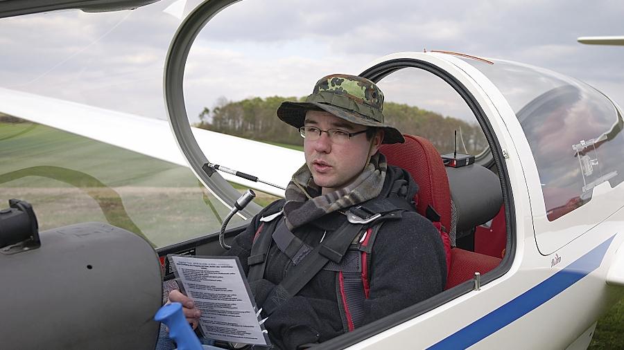 Kühler Einstand in Flugsaison