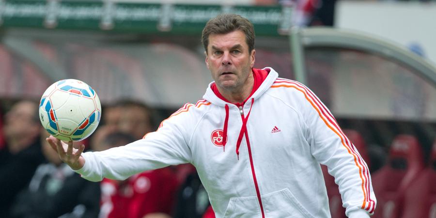 Am 22. Dezember 2009 wurde "Wunschkandidat" Dieter Hecking als Nachfolger von Michael Oenning vorgestellt und rettete den Club noch in die Relegation, wo der FCN gegen Augsburg zweimal als Sieger hervorging und so die Klasse hielt.