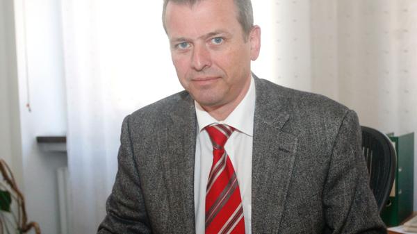 Nürnbergs Oberbürgermeister Ulrich Maly hat im März 2019 überraschend verkündet, bei der Kommunalwahl 2020 nicht mehr für die Wahl zum Stadtoberhaupt zu kandidieren. Seit 2002 ist er im Amt – damit hat er Peter Schönlein, OB von 1987 bis 1996, überholt und ist das Stadtoberhaupt mit der zweitlängsten Amtszeit in der Nachkriegszeit. Einzig Andreas Urschlechter, OB von 1957 bis 1987, war länger im Amt - das aber mit satten 30 Jahren deutlich...