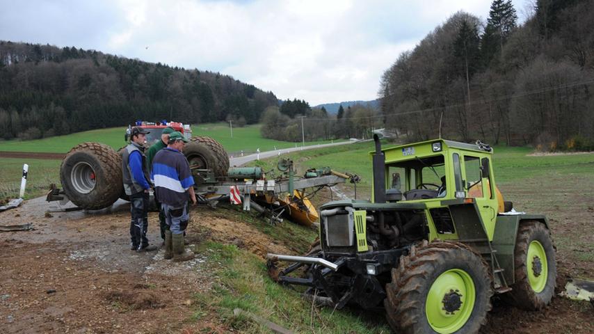 Ausrutscher auf Gülle: Traktor überschlug sich