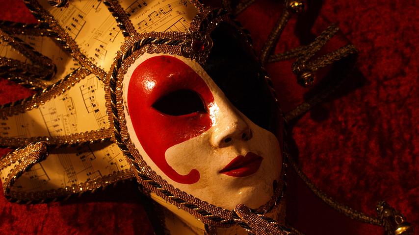 Auch venezianische Masken gab es auf der Nürnberger Erotikmesse. Die Standbesitzer rührten kräftig die Werbetrommel für den venezianischen Markt in Nürnberg, der vom 27. April bis zum 6. Mai in der Altstadt stattfindet.