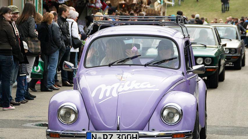 Nicht nur ein flotter - sondern auch ein süßer Käfer: Lila-Schoki-Auto, leider aber nicht zum Naschen.