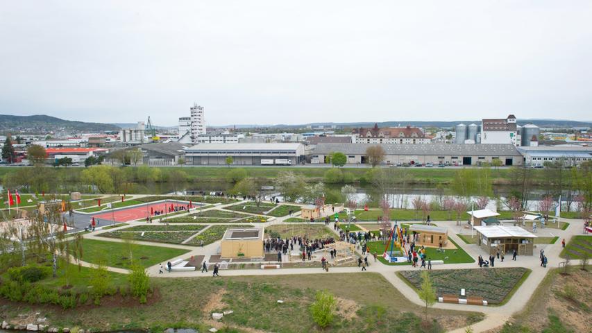 Die Landesgartenschau in Bamberg ist eine Schau der Superlative: Vom 26. April bis zum 7. Oktober 2012 kamen rund eine Million Besucher in die Domstadt und besuchten das umgestaltete Gelände einer ehemaligen Textilfabrik, der sogenannten Erba-Insel.