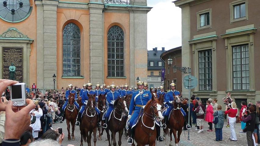Wachablösung der königlich-schwedischen Reitergarde.