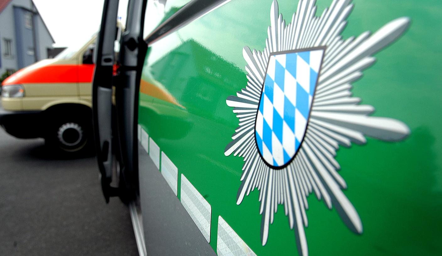 A3: Lastwagen fährt an Stauende ungebremst in Seat A3: Lastwagen fährt an Stauende ungebremst in Seat