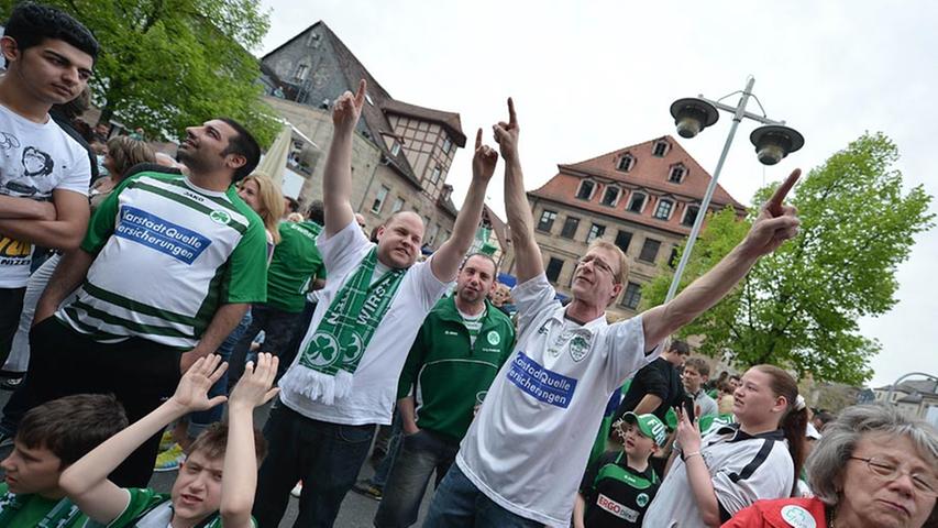 Von wegen unaufsteigbar: Die Fotos vom ersten Bundesliga-Aufstieg des Kleeblatts 2012