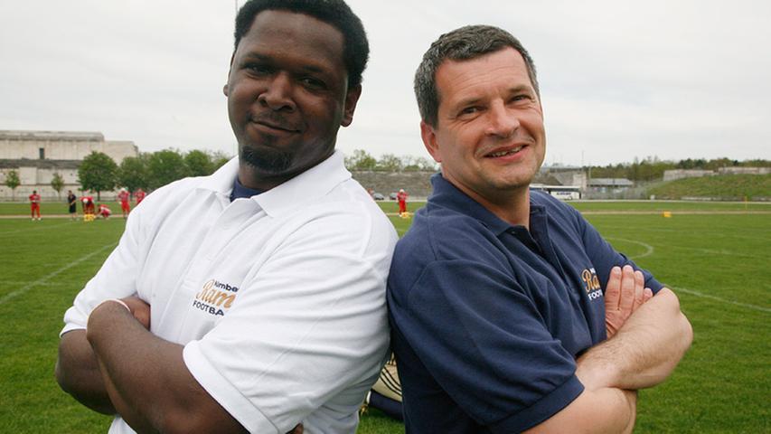 Die beiden Männer tragen die Verantwortung: Defense-Coordinator Johnny Scott (links) und Headcoach Martin Hanselmann.