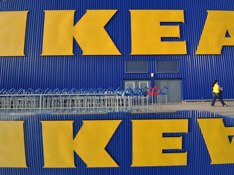 Die Ikea-Filiale in Fürth musste am Mittwochabend komplett evakuiert werden.