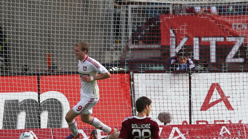 Zum Abschluss der Saison 2011/12 lief es dagegen nicht beim FCN. Stefan Kießling beweist seine Torjägerqualitäten, der Oberfranke trifft beim 4:1 in der alten Heimat dreifach, auch André Schürrle darf einen Treffer bejubeln.