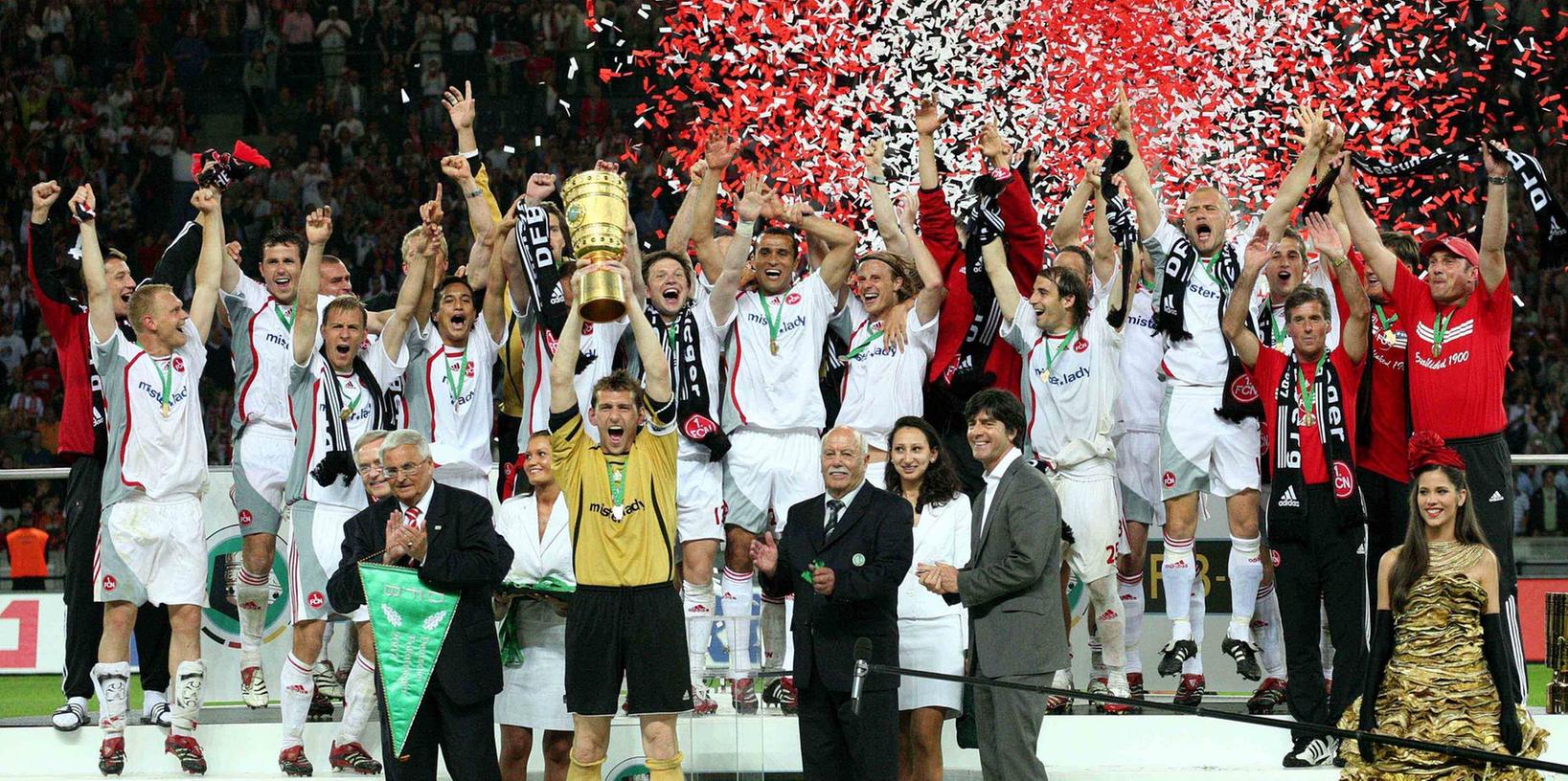 Dieser Glückmoment ist fünf Jahre her: Am 26. Mai 2007 schnappte sich der 1. FC Nürnberg zum vierten Mal in seiner Vereinsgeschichte den Pokal.